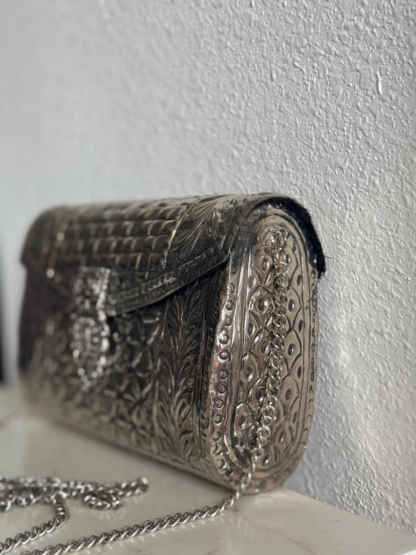 Antique clutch