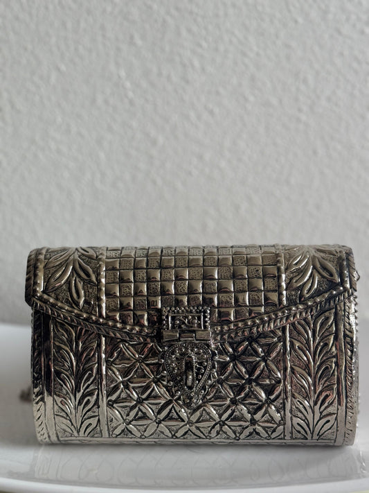 Antique clutch